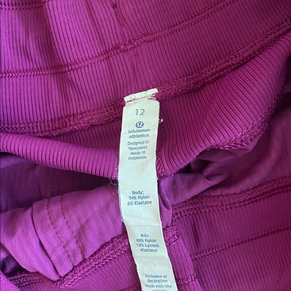 *flaw* Lululemon Studio Pant Size 12 - Picture 9 of 13